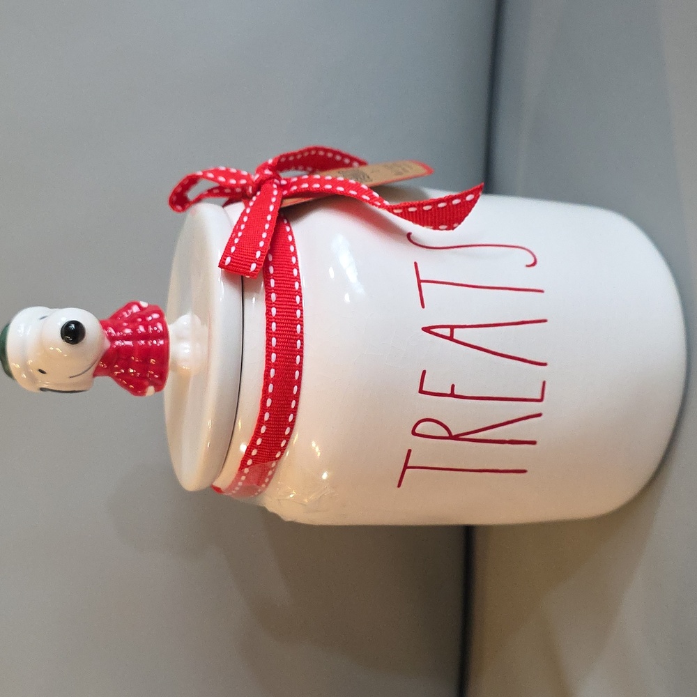 Rae Dunn Peanuts Snoopy Puffer Coat Ceramic “Treats” Canister NWT
